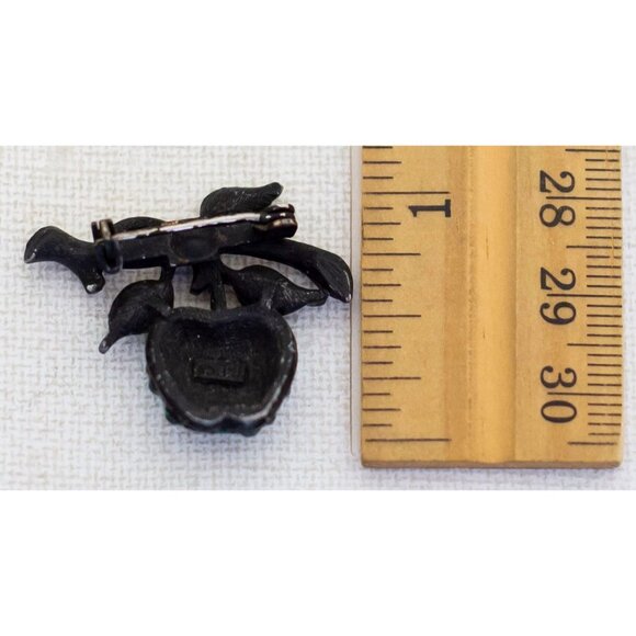 Vintage Green Apple Brooch by JJ - Y1 - Picture 3 of 3